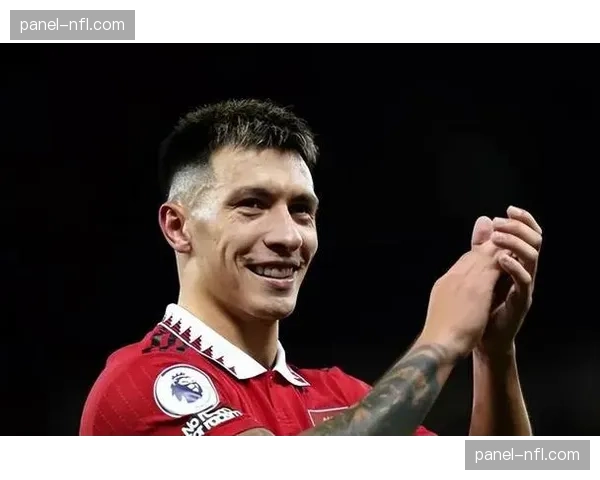 官方：曼联后卫利桑德罗·马丁内斯因脚部应力性骨折赛季报销